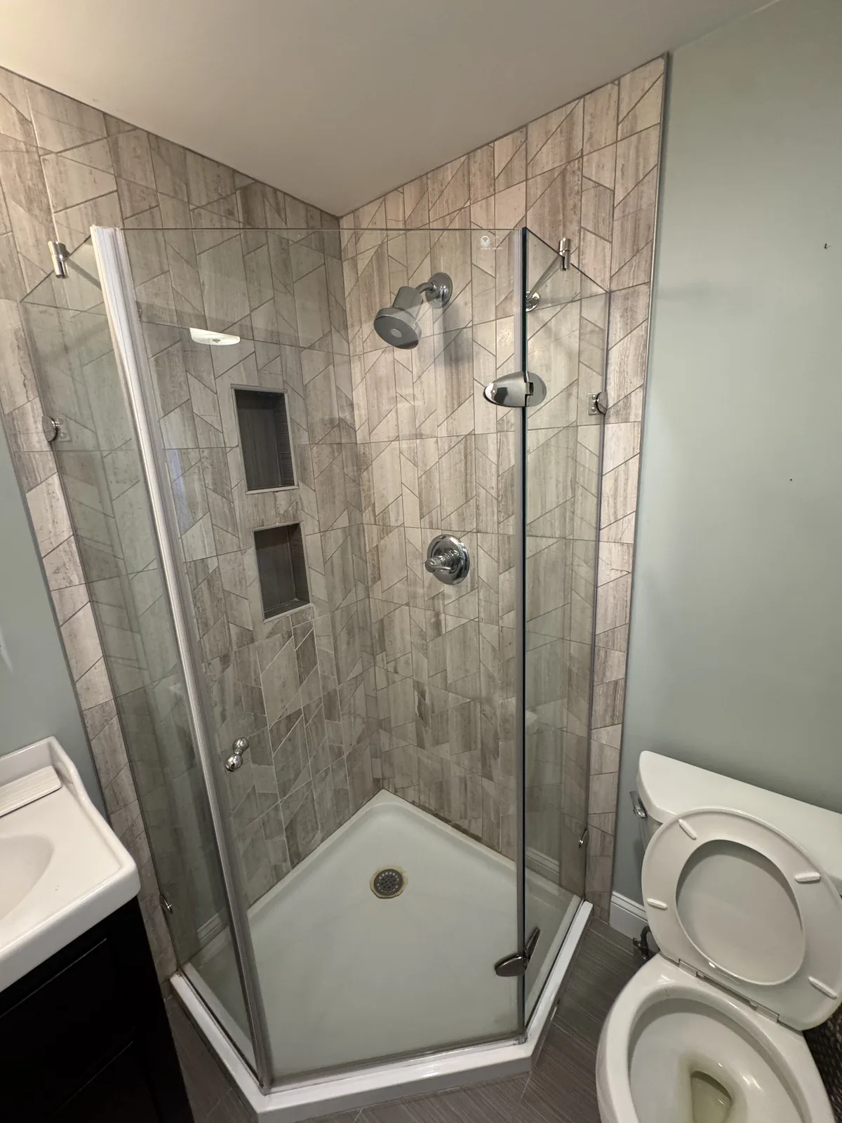 Walk-In Shower & Vanity